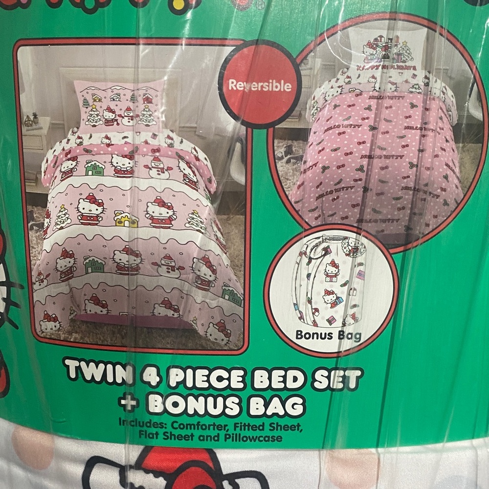 Hello Kitty Pink and White Comforter Set